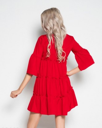 Красное однотонное платье из струящегося софта с короткой длиной изделия и горло. . фото 4