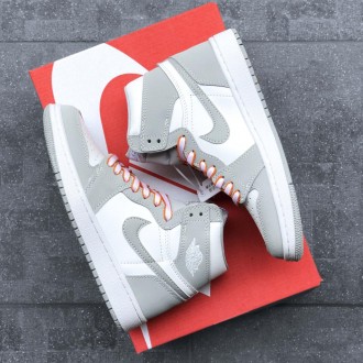 Кроссовки женские серые Nike Air Jordan 1 Retro
Встречайте шикарную светло-серую. . фото 4