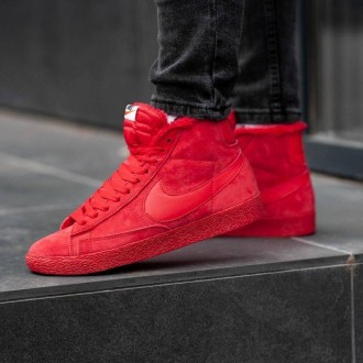 Кроссовки мужские красные зимние Nike Blazer 
Тяжело не обратить внимание на эту. . фото 10