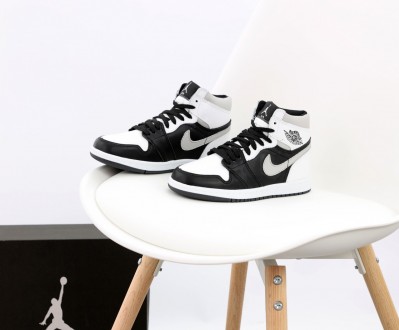Кроссовки женские черно-белые зимние Nike Air Jordan 1
Женские кроссовки Найк Аи. . фото 2