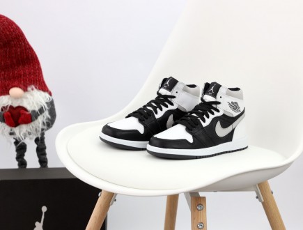 Кроссовки женские черно-белые зимние Nike Air Jordan 1
Женские кроссовки Найк Аи. . фото 8