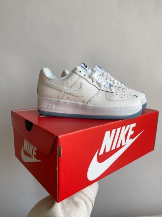 Кроссовки женские белые Nike Air Force 1
Женские низкие кроссовки Nike Air Force. . фото 5