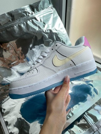 Кроссовки женские белые Nike Air Force 1
Женские низкие кроссовки Nike Air Force. . фото 7