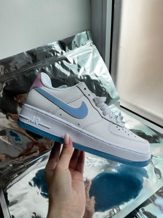 Кроссовки женские белые Nike Air Force 1
Женские низкие кроссовки Nike Air Force. . фото 10