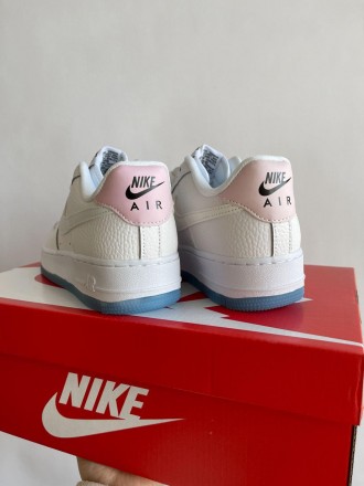 Кроссовки женские белые Nike Air Force 1
Женские низкие кроссовки Nike Air Force. . фото 6