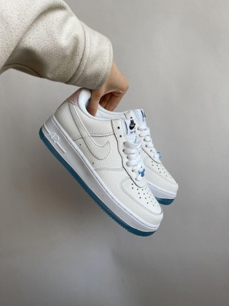 Кроссовки женские белые Nike Air Force 1
Женские низкие кроссовки Nike Air Force. . фото 3