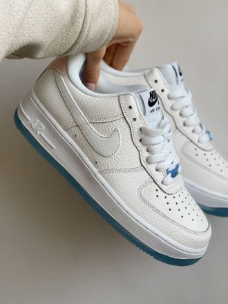 Кроссовки женские белые Nike Air Force 1
Женские низкие кроссовки Nike Air Force. . фото 2