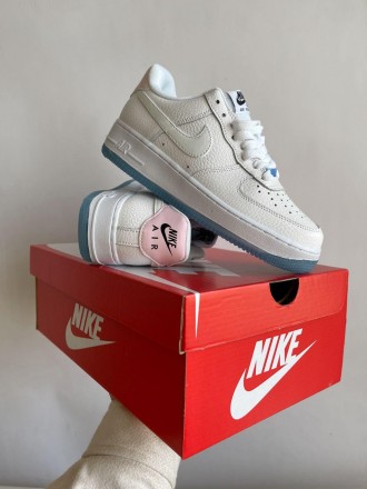 Кроссовки женские белые Nike Air Force 1
Женские низкие кроссовки Nike Air Force. . фото 9