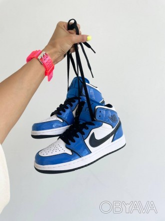 Кроссовки женские синие Nike Air Jordan 1 Retro
Спортивные женские кроссовки Най. . фото 1