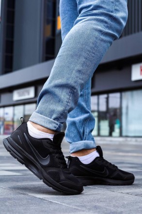 Кроссовки мужские черные Nike Zoom
Мужские кроссовки Найк Зум в черной расцветке. . фото 4