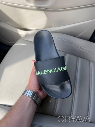 Тапочки женские черные Balenciaga Slides
Женские тапочки Balenciaga Slides в чер. . фото 1