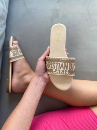 Тапочки женские бежевые Christan Dior 
Стильные женские тапочки Кристиан Диор в . . фото 4