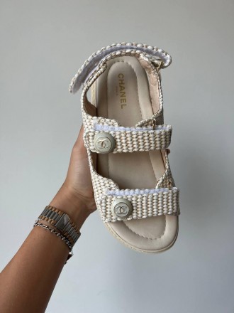 Сандали женские бежевые Chanel "Dad" Sandals Breided Fabric
Представляем вашему . . фото 4