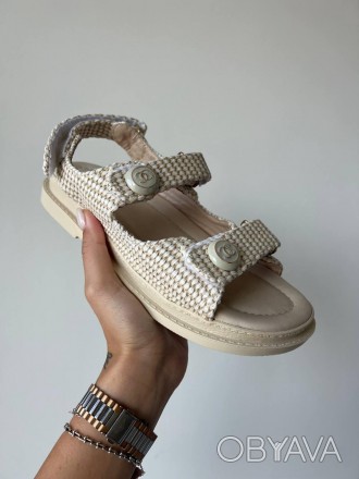 Сандали женские бежевые Chanel "Dad" Sandals Breided Fabric
Представляем вашему . . фото 1