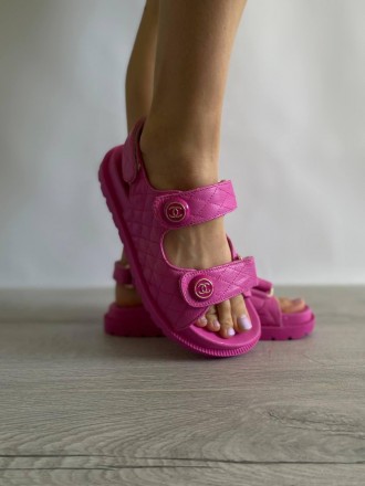 Сандали женские розовые Chanel "Dad" Sandals
Крутые женские сандали Шанель в роз. . фото 5