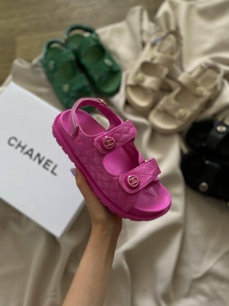 Сандали женские розовые Chanel "Dad" Sandals
Крутые женские сандали Шанель в роз. . фото 2