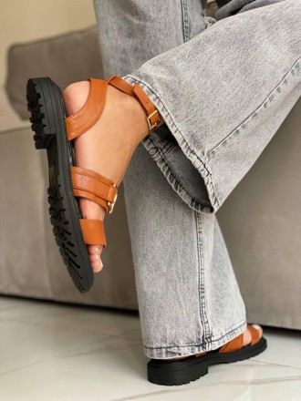 Сандали женские коричневые Louis Vuitton Sandals
Женские сандали Louis Vuitton S. . фото 7