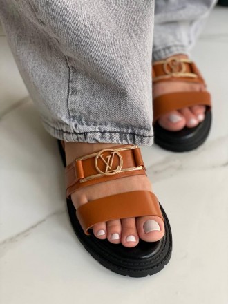 Сандали женские коричневые Louis Vuitton Sandals
Женские сандали Louis Vuitton S. . фото 8
