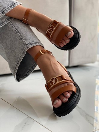 Сандали женские коричневые Louis Vuitton Sandals
Женские сандали Louis Vuitton S. . фото 6