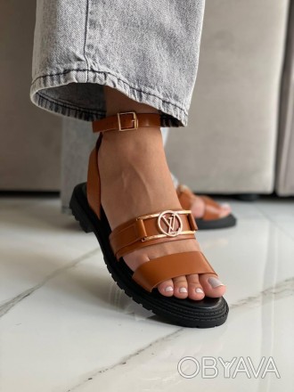 Сандали женские коричневые Louis Vuitton Sandals
Женские сандали Louis Vuitton S. . фото 1