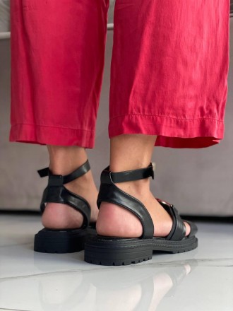 Сандали женские черные Louis Vuitton Sandals
Женские сандали Louis Vuitton Sanda. . фото 6