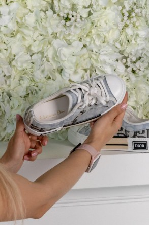 Кроссовки женские серые Dior B23 Low
Женские кроссовки Диор Б23 в низкой версии . . фото 4