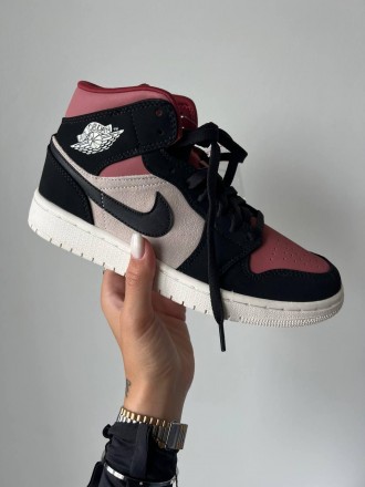 Кроссовки женские черные Nike Air Jordan 1 Retro Mid "Canyon Rust"
Женские кросс. . фото 2