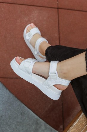 Сандали женские белые Chanel "Dad" Sandals
Женские сандали Шанель в белой расцве. . фото 4
