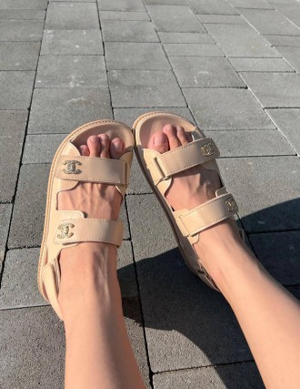 Сандали женские бежевые Chanel "Dad" Sandals
Женские сандали Шанель в бежевом цв. . фото 7