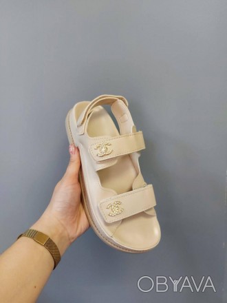 Сандали женские бежевые Chanel "Dad" Sandals
Женские сандали Шанель в бежевом цв. . фото 1