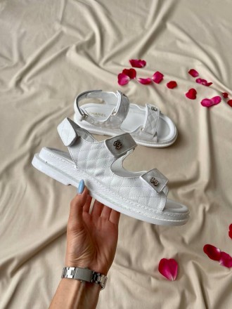 Сандали женские белые Chanel "Dad" Sandals
Рады представить вам стильные женские. . фото 4