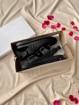 Сандали женские черные Chanel "Dad" Sandals
Женские сандали Шанель в однотонной . . фото 6