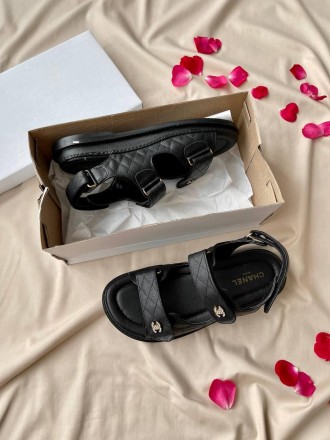 Сандали женские черные Chanel "Dad" Sandals
Женские сандали Шанель в однотонной . . фото 9