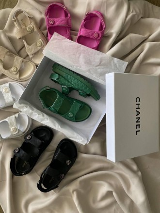 Сандали женские зеленые Chanel "Dad" Sandals
Рады представить вам потрясающие же. . фото 3