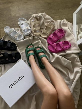 Сандали женские зеленые Chanel "Dad" Sandals
Рады представить вам потрясающие же. . фото 4