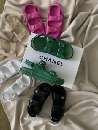 Сандали женские зеленые Chanel "Dad" Sandals
Рады представить вам потрясающие же. . фото 9
