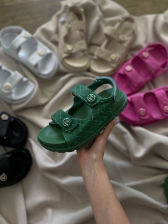 Сандали женские зеленые Chanel "Dad" Sandals
Рады представить вам потрясающие же. . фото 2