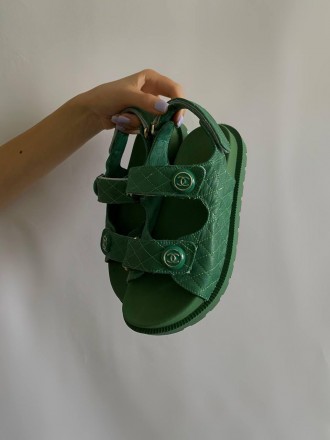 Сандали женские зеленые Chanel "Dad" Sandals
Рады представить вам потрясающие же. . фото 5