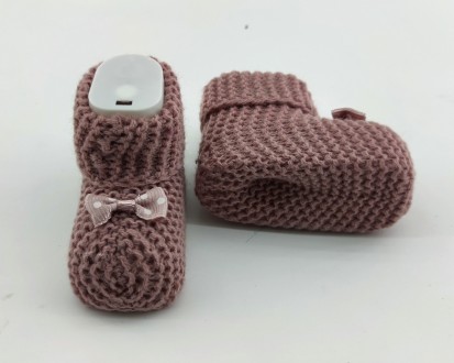 
Нарядная обувь для девочки. Сделаны из вязки, украшены аппликацией. Возраст при. . фото 4