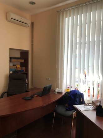 Аренда в Одессе офис 210 м, 5 кабинетов, зал 52 м. Вход с арки, 1 эт/3 эт. Кухня. Центральный. фото 2