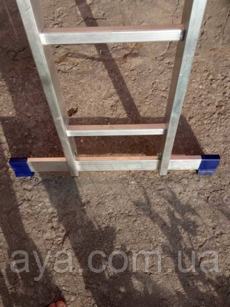 
Алюминиевая шарнирная лестница обладает достаточно небольшим весом и компактно . . фото 9