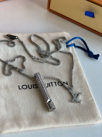 
 
 Колье Pendant Chain LV Whistle украшено очаровательной подвеской-свистком, п. . фото 7