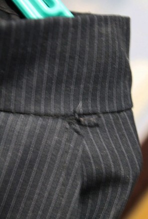 Б/в брюки/штани є момент на лівій кишені на фото 5, також розійшлась нитка по шв. . фото 5