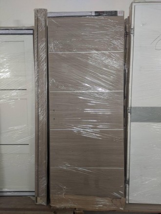 Межкомнатная дверь с нестандартной высотой 210 см, полный комплект с петлями и м. . фото 2