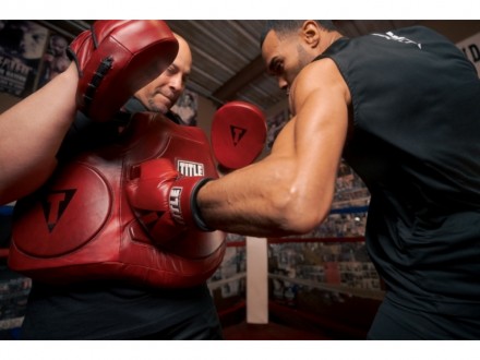 Описание:
 
Пояс тренера TITLE Boxing Blood Red Leather Body Protector - серия э. . фото 6