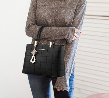 
Модная женская сумка с брелком
 Характеристики:
Материал: качественная ПУ кожа,. . фото 8