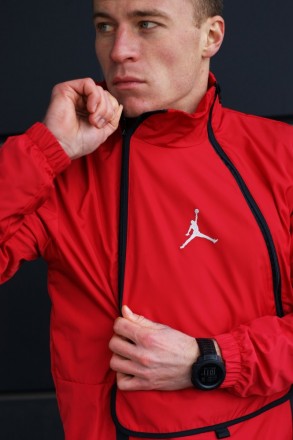 
 
 Ветровка Air Jordan Tech Jacket
•Продуманная и практичная непромокаемая ветр. . фото 9