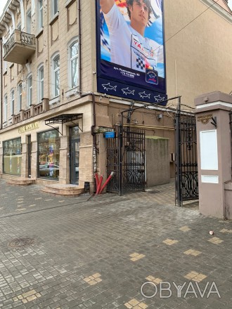 
 12116. Фасадное помещение на ул. Ришельевская. Общая площадь 374 кв.м. Первый . . фото 1