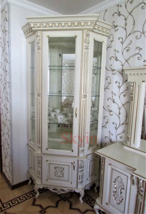 Предлагаем серию дубовой мебели Кристалл в барокко стиле для гостиной.
Такая де. . фото 3