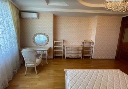 
 13551 Продается квартира в элитном Климовском доме. Общая площадь 130 кв.м. Кв. . фото 9
